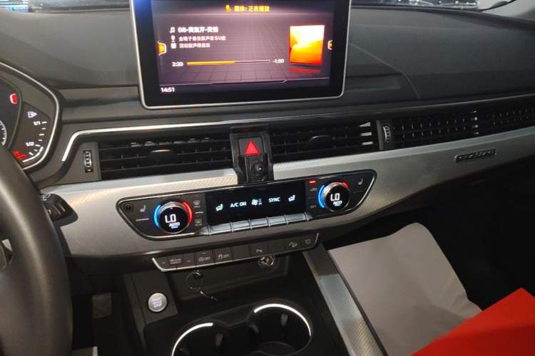 Used Audi A4 2019 45 TFSI allroad quattro Fashion Edition Audio And AC Panel