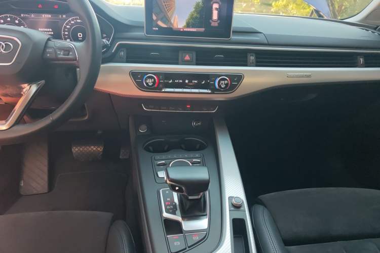 Used Audi A4 2019 45 TFSI allroad quattro Sport model Audio And AC Panel