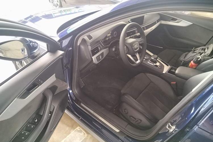 Used Audi A4 2019 45 TFSI allroad quattro Sport model Driver Seat