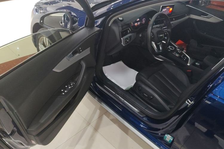 Used Audi A4 2019 45 TFSI allroad quattro Fashion Edition Driver Seat