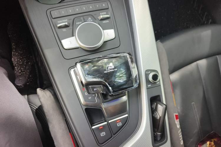 Used Audi A4 2019 45 TFSI allroad quattro Fashion Edition Gear Lever