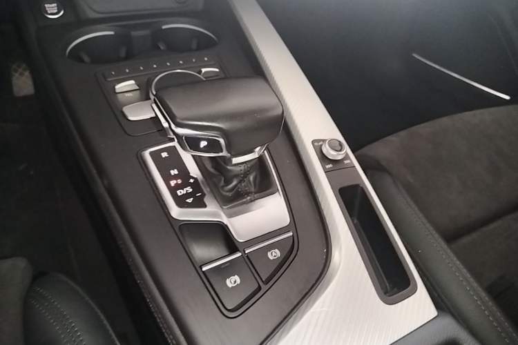 Used Audi A4 2019 45 TFSI allroad quattro Sport model Gear Lever