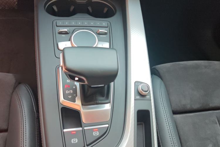 Used Audi A4 2019 45 TFSI allroad quattro Sport model Gear Lever