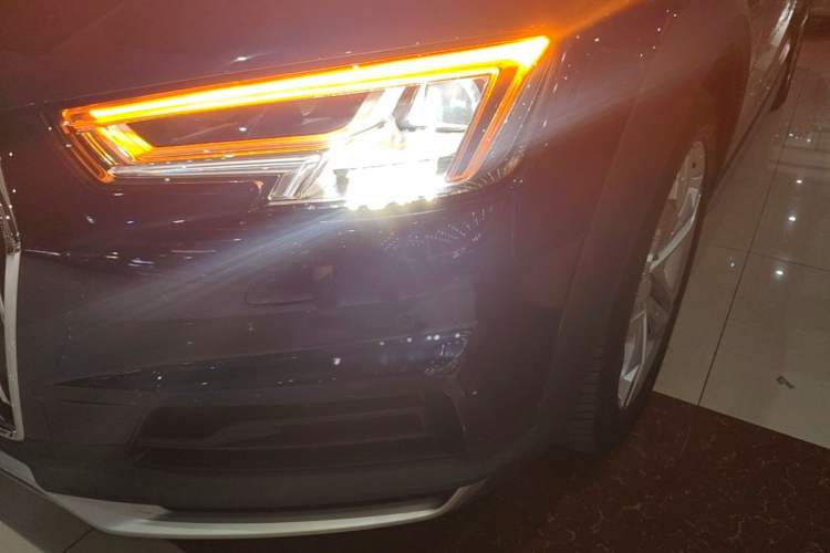Used Audi A4 2019 45 TFSI allroad quattro Fashion Edition Left Front Headlight