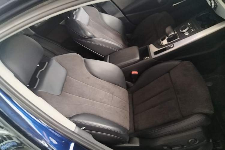 Used Audi A4 2019 45 TFSI allroad quattro Sport model Right Front Seat