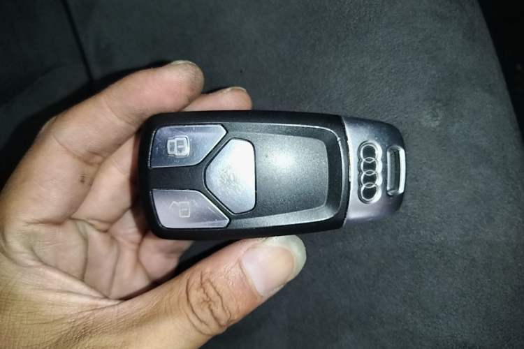 Used Audi A4 2019 45 TFSI allroad quattro Sport model Vehicle Key