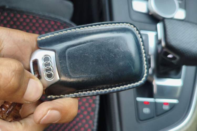 Used Audi A4 2019 45 TFSI allroad quattro Sport model Vehicle Key