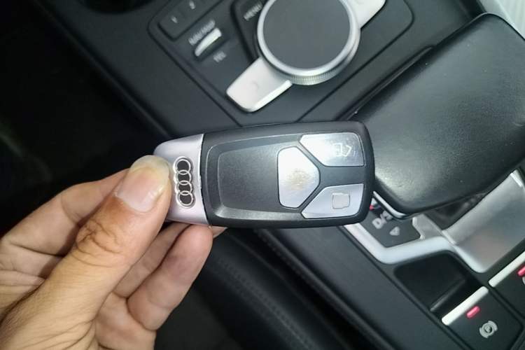 Used Audi A4 2019 45 TFSI allroad quattro Sport model Vehicle Key