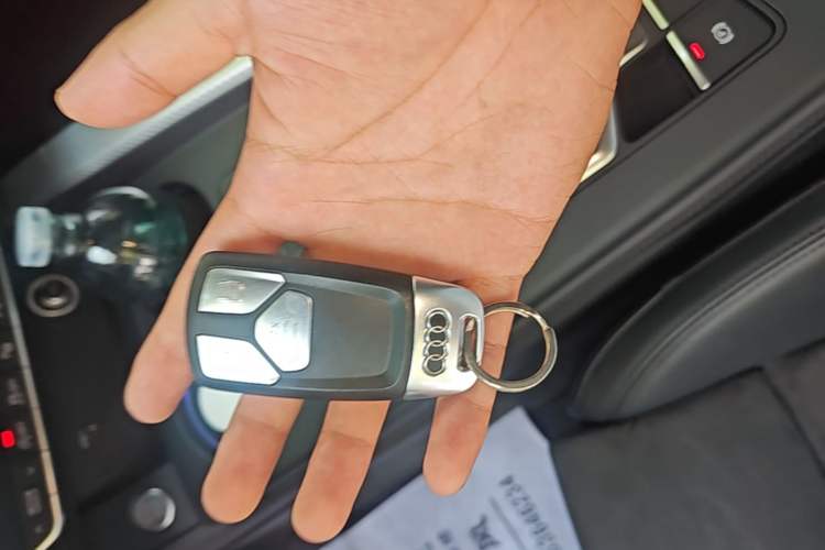 Used Audi A4 2019 45 TFSI allroad quattro Sport model Vehicle Key