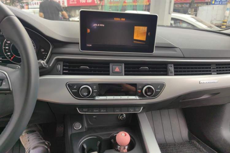 Used Audi A4 2019 45 TFSI allroad quattro Fashion Edition Audio And AC Panel