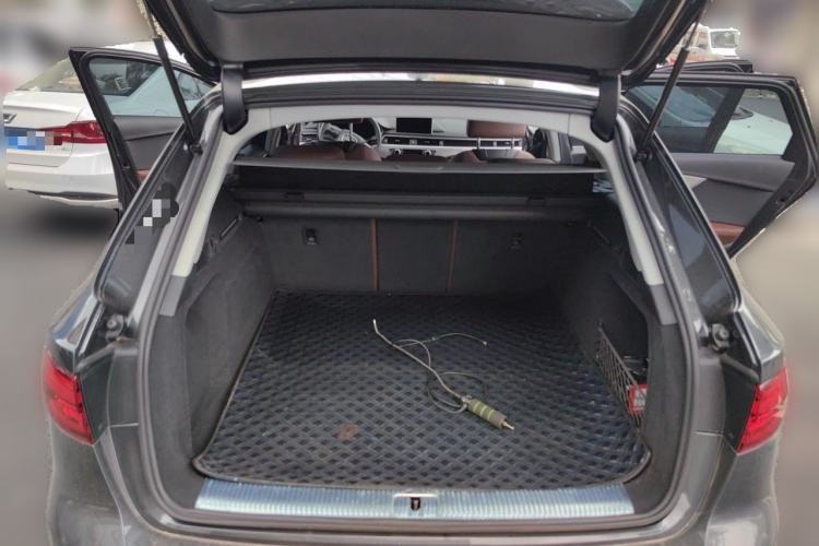Used Audi A4 2019 45 TFSI allroad quattro Fashion Edition Trunk