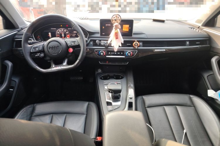 Used Audi A4 2019 45 TFSI allroad quattro Fashion Edition Center Console