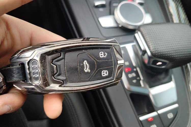 Used Audi A4 2019 45 TFSI allroad quattro Fashion Edition Vehicle Key