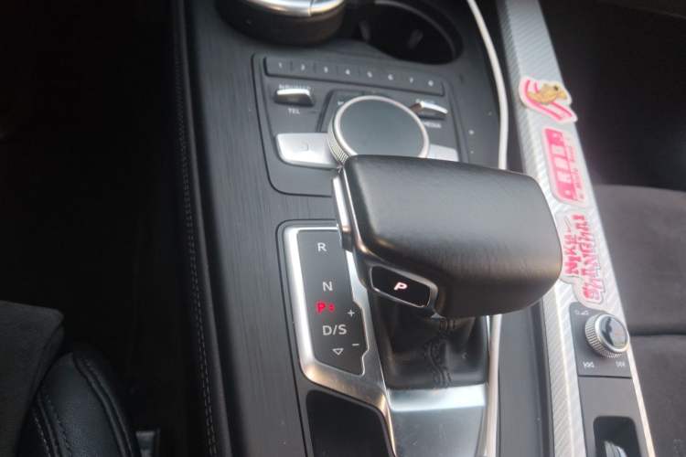 Used Audi A4 2019 45 TFSI allroad quattro Sport model Gear Lever