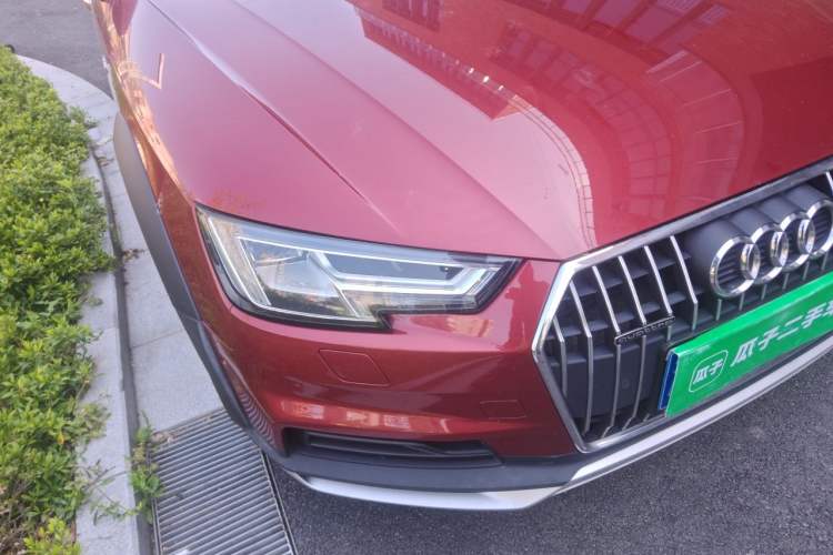 Used Audi A4 2019 45 TFSI allroad quattro Sport model Right Front Headlight