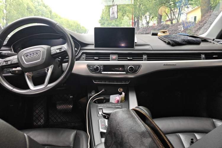 Used Audi A4 2019 45 TFSI allroad quattro Fashion Edition Center Console