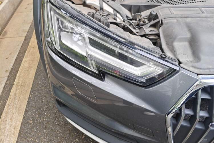 Used Audi A4 2019 45 TFSI allroad quattro Fashion Edition Right Front Headlight