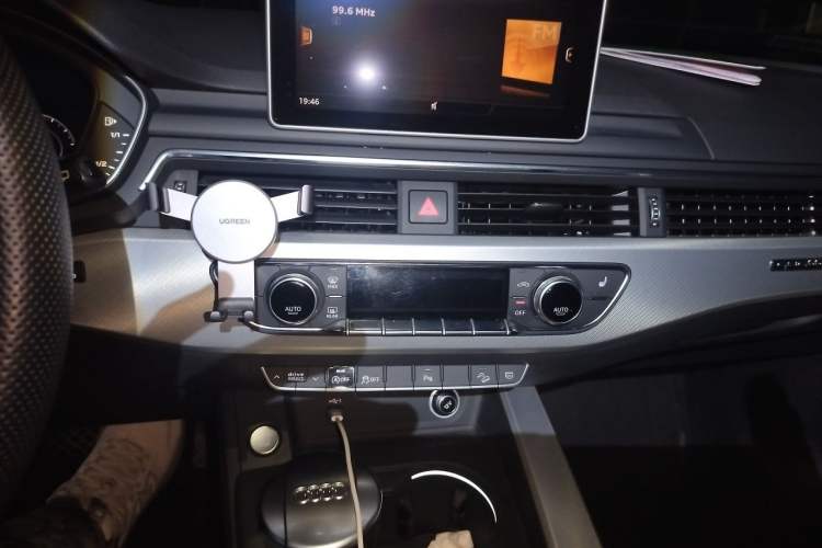 Used Audi A4 2019 45 TFSI allroad quattro Fashion Edition Audio And AC Panel