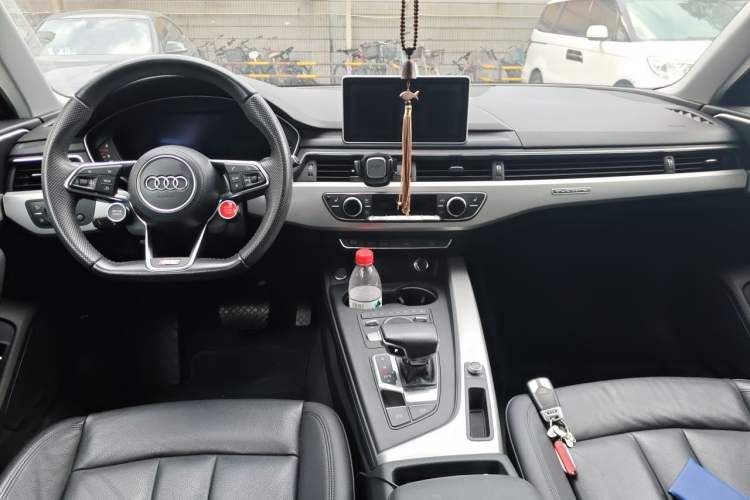 Used Audi A4 2019 45 TFSI allroad quattro Fashion Edition Center Console