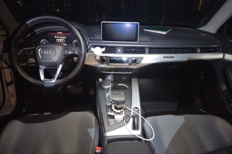 Used Audi A4 2019 45 TFSI allroad quattro Fashion Edition Center Console