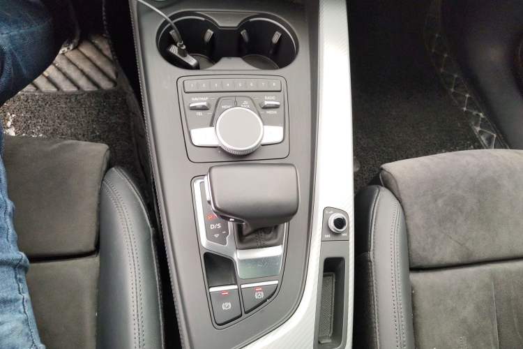 Used Audi A4 2019 45 TFSI allroad quattro Sport model Gear Lever