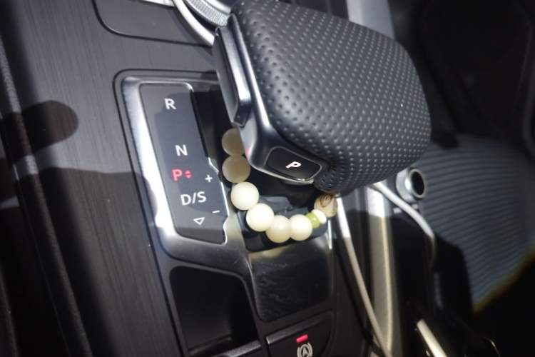 Used Audi A4 2019 45 TFSI allroad quattro Fashion Edition Gear Lever