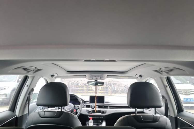 Used Audi A4 2019 45 TFSI allroad quattro Fashion Edition Headliner