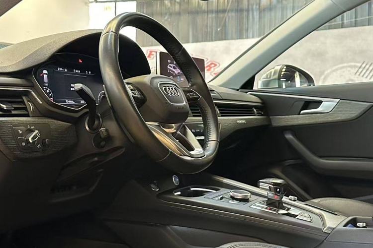 Used Audi A4 2019 45 TFSI allroad quattro Fashion Edition Interior 1