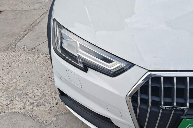 Used Audi A4 2019 45 TFSI allroad quattro Fashion Edition Right Front Headlight