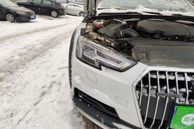 Used Audi A4 2019 45 TFSI allroad quattro Sport model Right Front Headlight