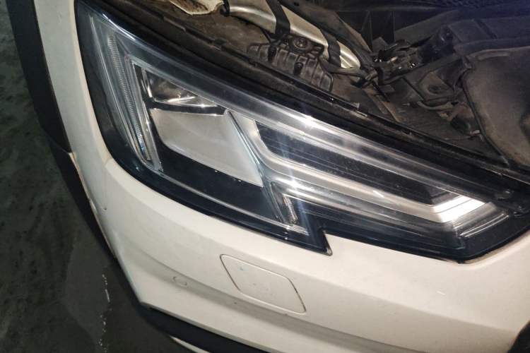 Used Audi A4 2019 45 TFSI allroad quattro Sport model Right Front Headlight