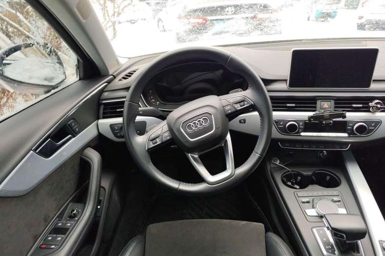 Used Audi A4 2019 45 TFSI allroad quattro Sport model Steering Wheel
