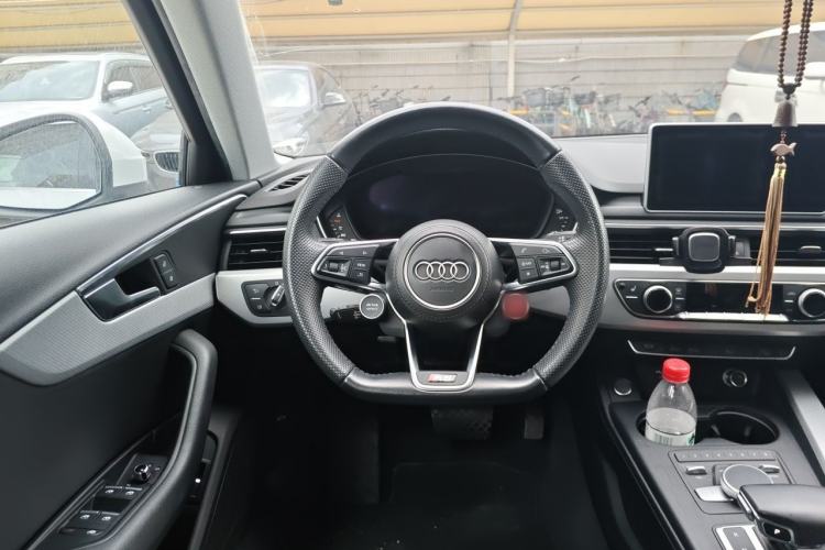 Used Audi A4 2019 45 TFSI allroad quattro Fashion Edition Steering Wheel