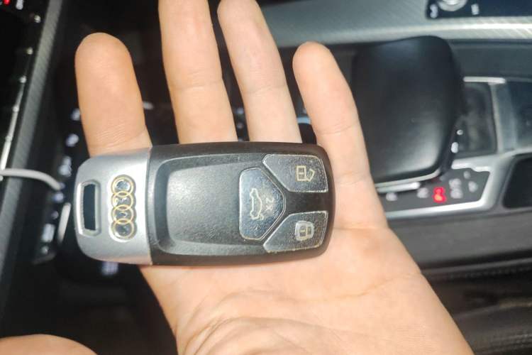 Used Audi A4 2019 45 TFSI allroad quattro Sport model Vehicle Key