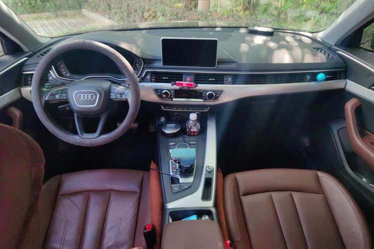 Used Audi A4 2020 Avant Avant-garde 40 TFSI Fashionable and Dynamic Model Center Console