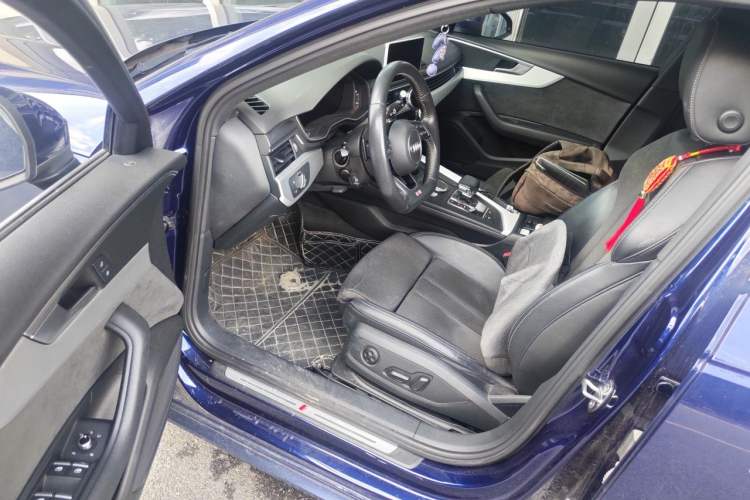 Used Audi A4 2020 Avant Futurist 40 TFSI Luxury Dynamic Model Driver Seat