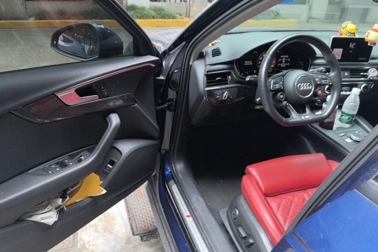 Used Audi A4 2020 Avant Futurist 40 TFSI Luxury Dynamic Model Driver Seat
