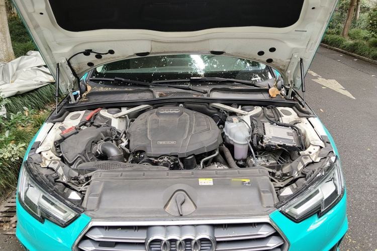 Used Audi A4 2020 Avant Avant-garde 40 TFSI Fashionable and Dynamic Model Engine Bay