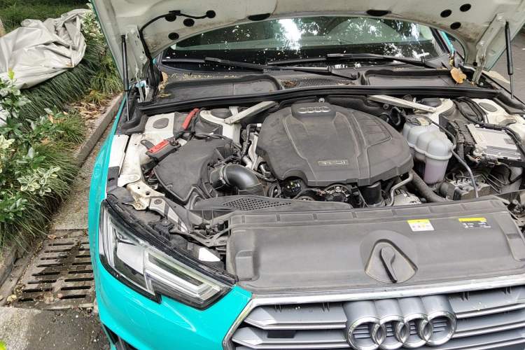 Used Audi A4 2020 Avant Avant-garde 40 TFSI Fashionable and Dynamic Model Engine Bay Right