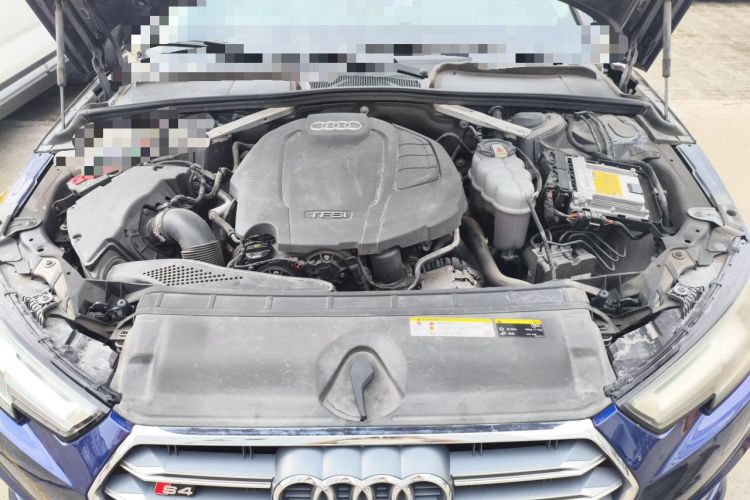 Used Audi A4 2020 Avant Avant-garde 40 TFSI Fashionable and Dynamic Model Engine Bay