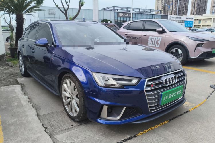 Used Audi A4 2020 Avant Avant-garde 40 TFSI Fashionable and Dynamic Model Front Right 45 Deg