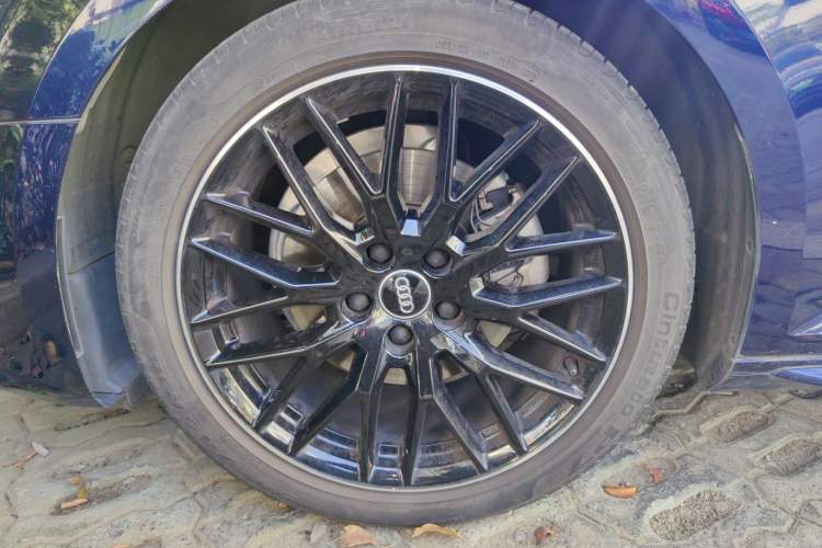 Used Audi A4 2020 Avant Avant-garde 40 TFSI Fashionable and Dynamic Model Right Front Wheel Hub