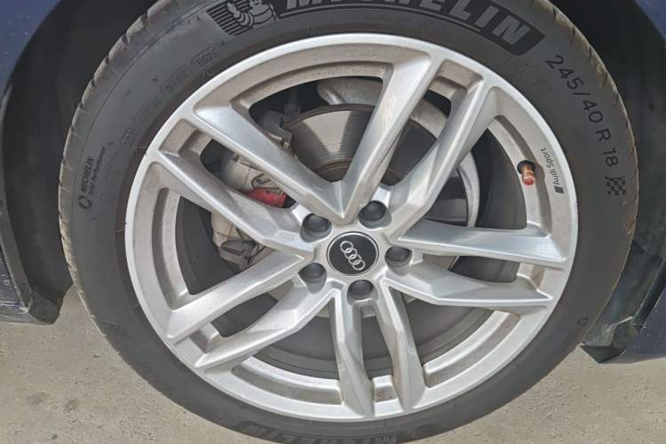 Used Audi A4 2020 Avant Futurist 40 TFSI Luxury Dynamic Model Right Front Wheel Hub