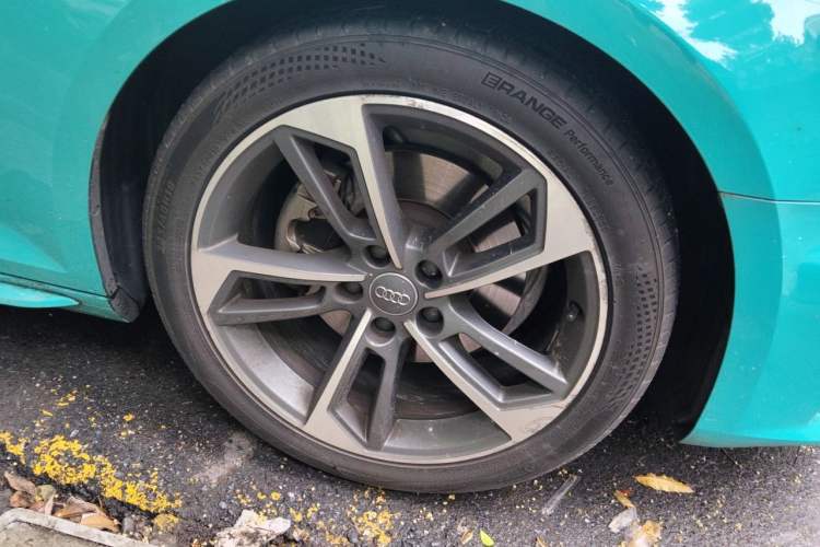 Used Audi A4 2020 Avant Avant-garde 40 TFSI Fashionable and Dynamic Model Right Front Wheel Hub
