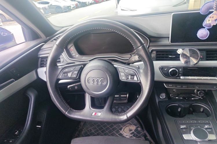 Used Audi A4 2020 Avant Futurist 40 TFSI Luxury Dynamic Model Steering Wheel
