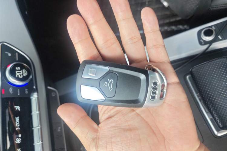 Used Audi A4 2020 Avant Futurist 40 TFSI Luxury Dynamic Model Vehicle Key