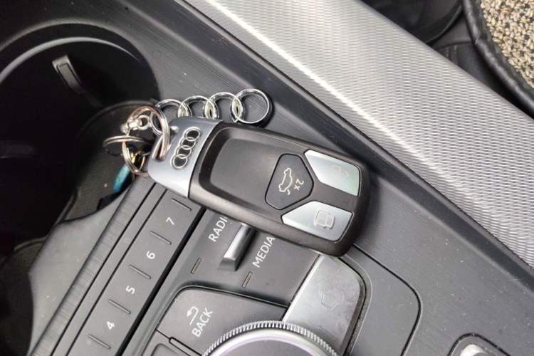 Used Audi A4 2020 Avant Avant-garde 40 TFSI Fashionable and Dynamic Model Vehicle Key