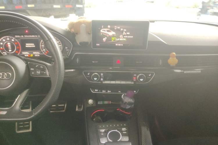 Used Audi A4 2020 Avant Futurist 40 TFSI Luxury Dynamic Model Audio And AC Panel