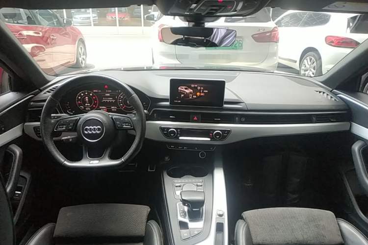 Used Audi A4 2020 Avant Futurist 40 TFSI Luxury Dynamic Model Center Console