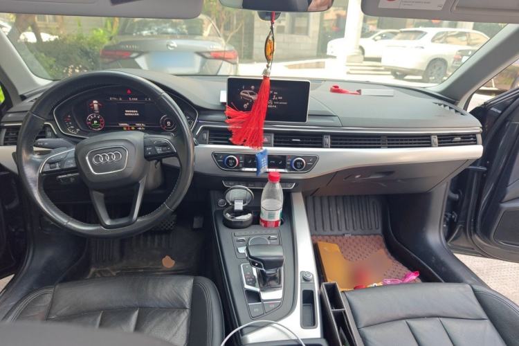 Used Audi A4 2020 Avant Avant-garde 40 TFSI Fashionable and Dynamic Model Center Console